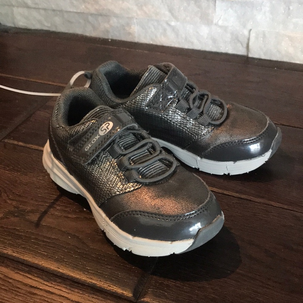 NWOT GEOX SP HOSHIKO GIRL SNEAKER